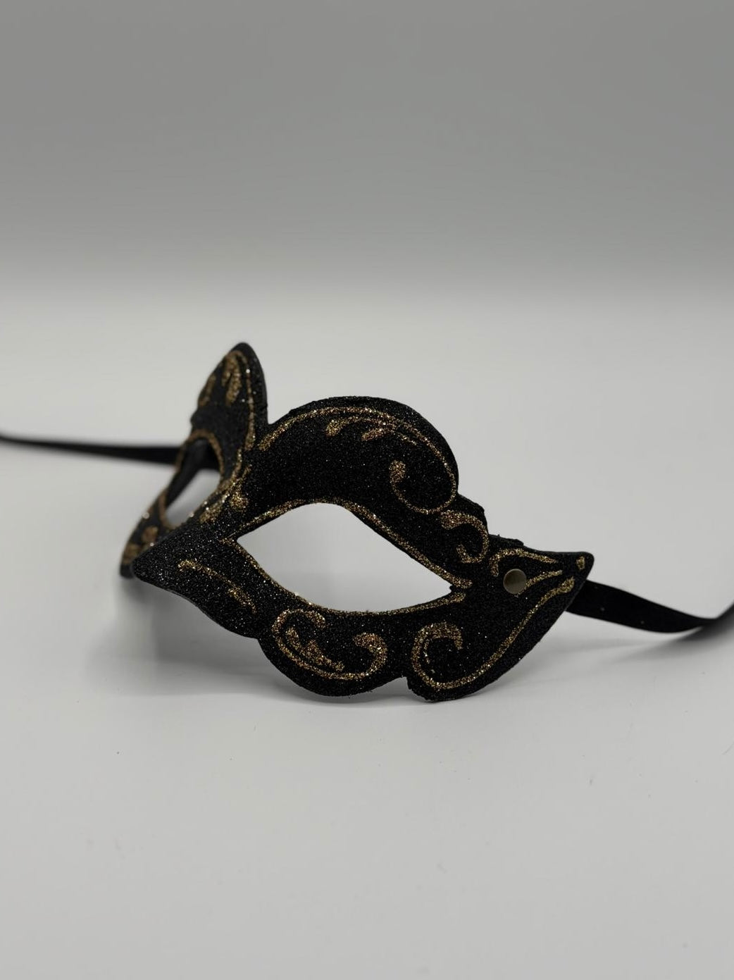 Black glitter mask