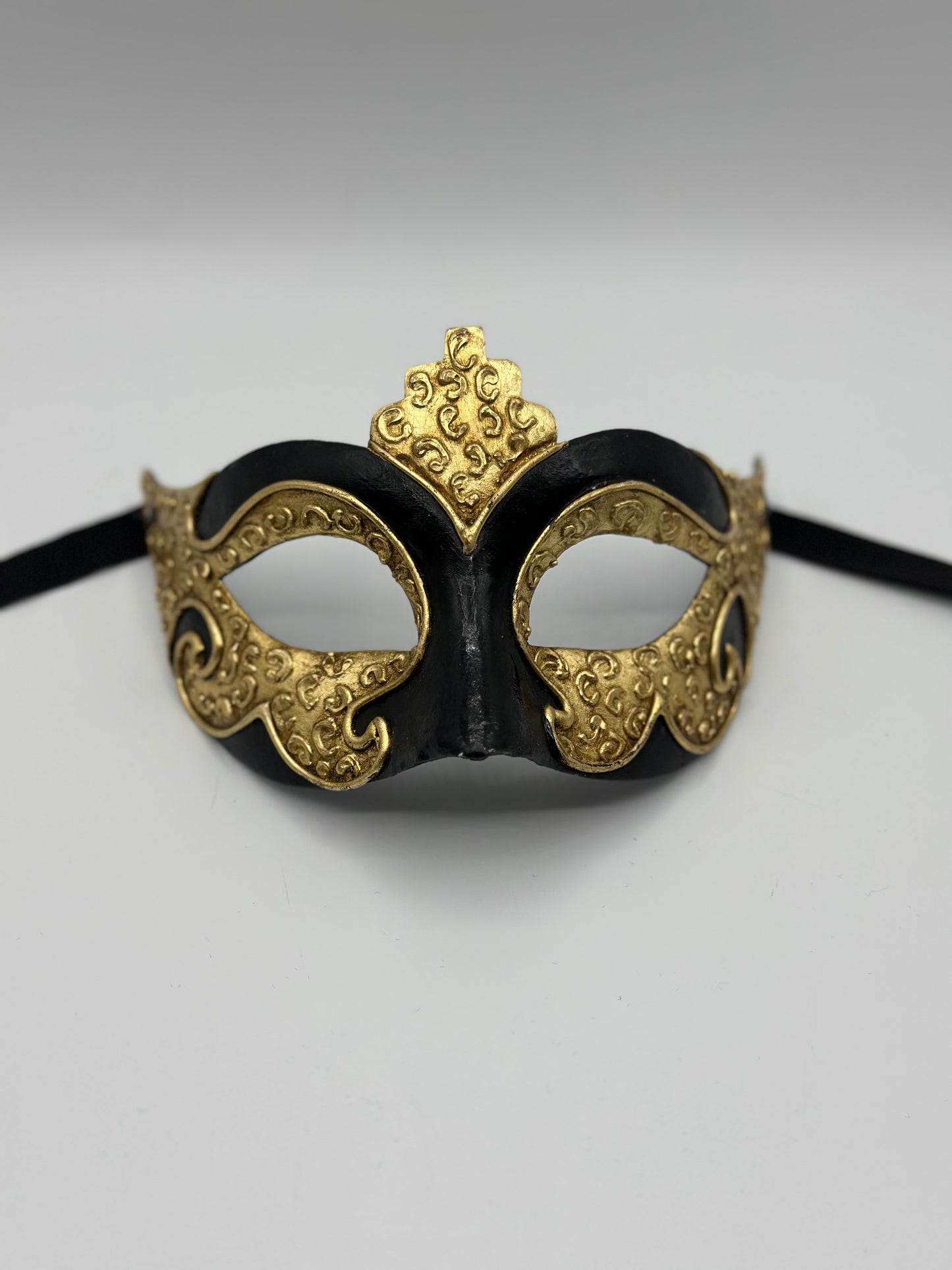 Venetian Couple Mask Set in black and gold - Handcrafted Papier-Mâché - Duo Masks for Masquerade & Events