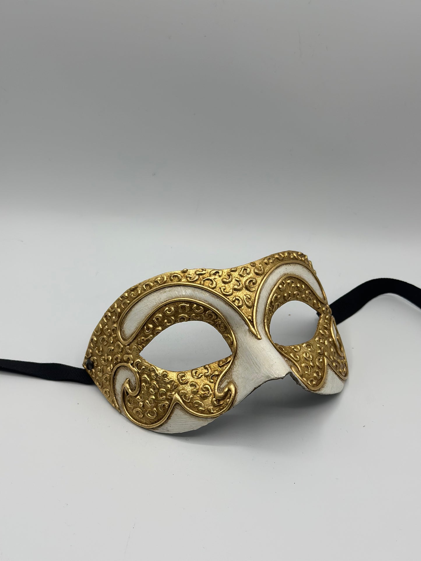 Set van 2 Venetiaanse Maskers in Goud & Ivoor