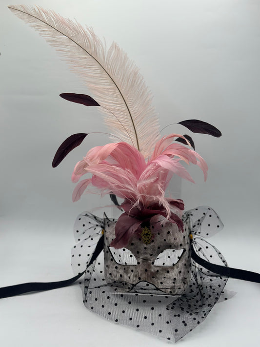 Venezianische Maske mit Federn - Maskenmaske für Frauen - Elegante Maske aus rosa Samt