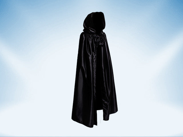 Cape noire avec capuchon en satin